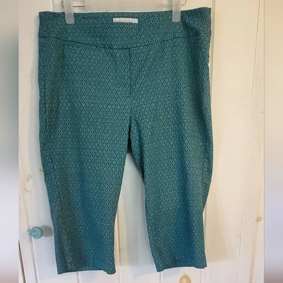 Margaret M Cropped Slimming Pant Geometric Print - Picture 1 of 4